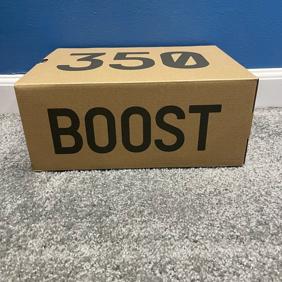 YZY BOOST SNEAKERS SIZE 6 - Picture 7 of 9